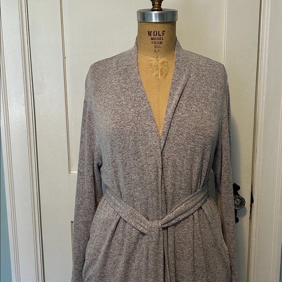 NATORI Lightweight Robe - Picture 5 of 9